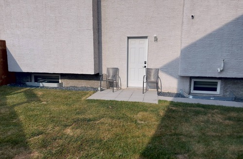Winnipeg Apartment | M&U Guest Suite