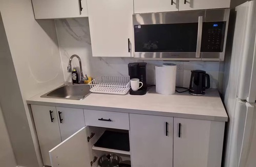 Winnipeg Apartment | M & U Guest Suite I