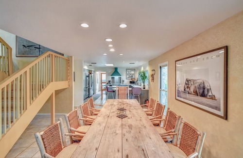 Glen Rose House | M'walimu 4 BR w/Pool, Farm Stay- Flower Farm, Goats, Pigs, Disc Golf!