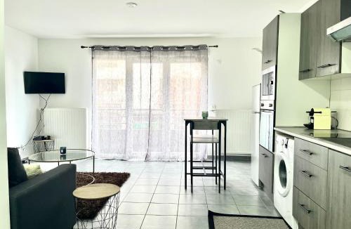 Annemasse Apartment | M012 Joli studio à Annemasse
