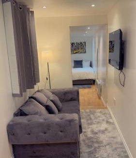 Gooshays Apartment | M18 Escape