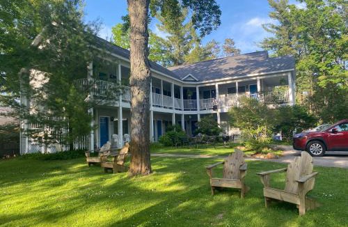 Glen Arbor Hotel | M22 Inn Glen Arbor