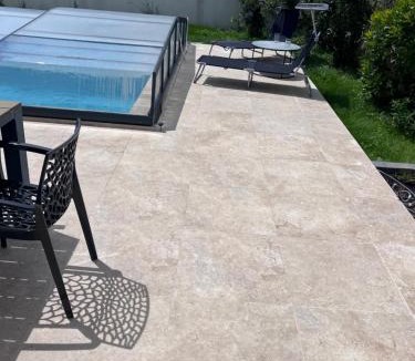 Erdeven House | Ma Bro - ERDIVINES