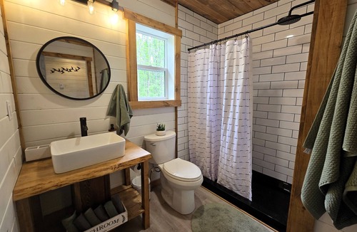 Iron Bridge House | "Ma Cabine" - Quiet Retreat along the River