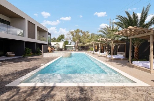 McAllen House | Ma-House (609 S 29th St)