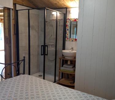 La Roque-sur-Ceze Ski Chalet | Ma petite cabane Gites des oliviers