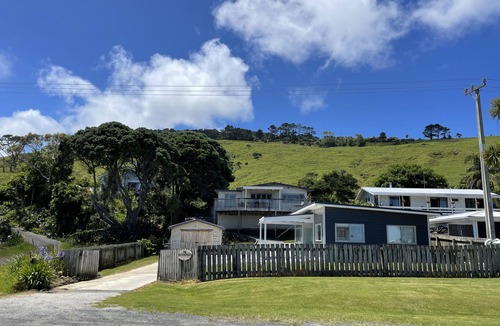 Omapere House | Mac's retreat - Omapere