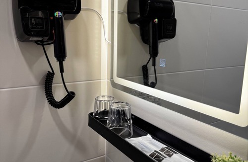 Downtown George Town Hotel | Maca Hotel by Sky Hive