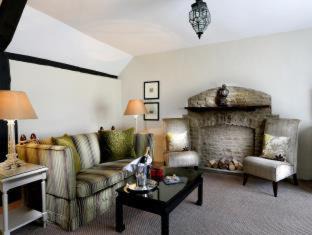 Woodstock Hotel | Macdonald Bear Hotel