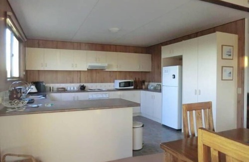 Spring Hill Cottage | Macedon Ranges Views, Spring Hill via Kyneton