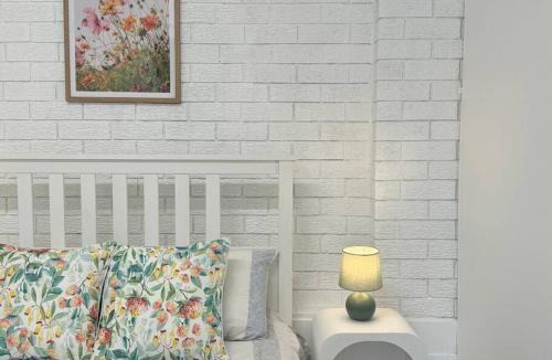 Macgregor House | Macgregor 2bed studio 3ELC