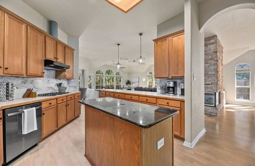 McNeil House | `Machete Place` North Austin! Pet Friendly! Work Space!