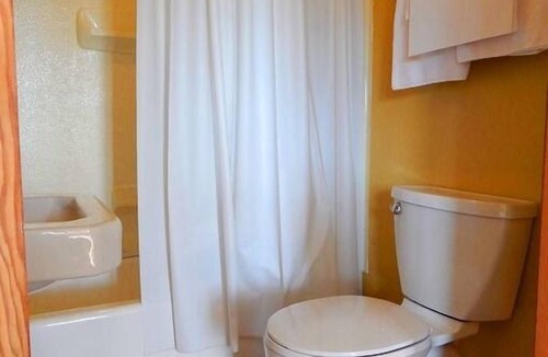 Blind River Hotel | MacIver's Motel & Campground