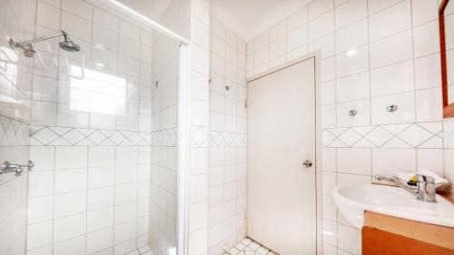 West Mackay Hotel | Mackay Rose Motel