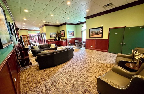 Mackinaw City Hotel | Mackinaw Beach & Bay Inn & Suites