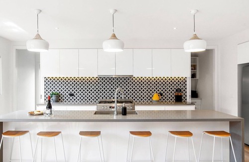 Safety Beach House | Macks Family Hideout