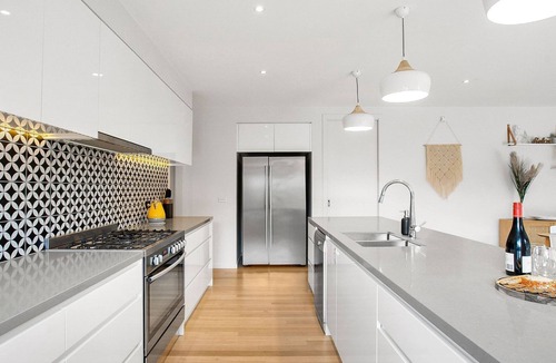 Safety Beach House | Macks Family Hideout