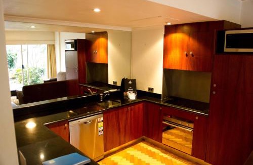 Elizabeth Bay Hotel | Macleay Hotel