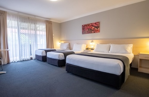 Campbelltown Hotel | Maclin Lodge Motel