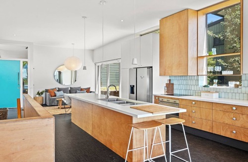 Macmasters Beach House | Macmasters Beach House - Spacious Architect-designed house with panoramic ocean views, a leafy 250m stroll to the beach