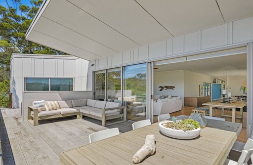 Macmasters Beach House | Macmasters Beach House - Spacious Architect-designed house with panoramic ocean views, a leafy 250m stroll to the beach