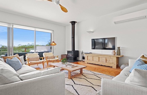 Macmasters Beach House | Macmasters Beach House - Spacious Architect-designed house with panoramic ocean views, a leafy 250m stroll to the beach