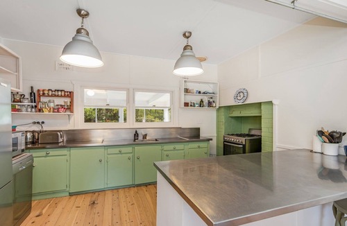 Macmasters Beach House | MacMasters Malibu - Lakefront by HolidayCo.