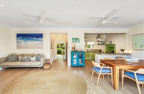 Macmasters Beach House | MacMasters Malibu - Lakefront by HolidayCo.