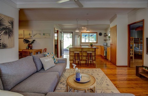 Macmasters Beach House | Macs Beach Bungalow S