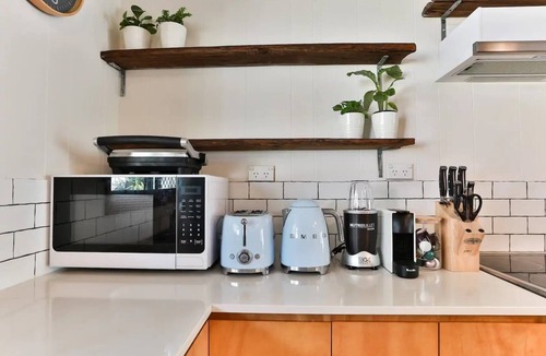 Macmasters Beach House | Macs Beach Bungalow S