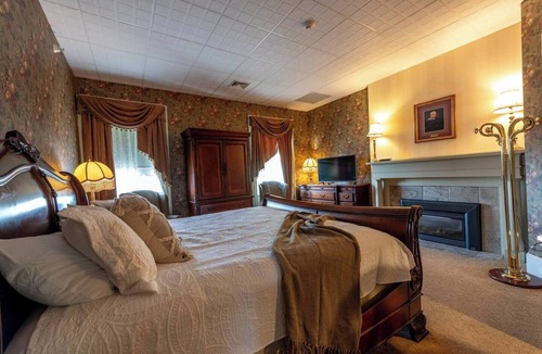 Geneseo Bed & Breakfast | MacVittie Room - Big Tree Innnn
