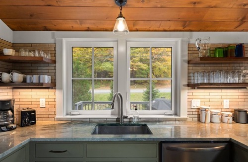 Warren House | Mad House Rentals 10 Bedroom Lodge by RedAwning