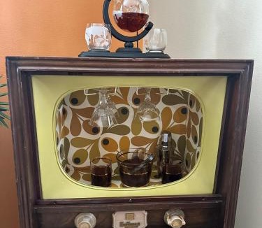 Southeast Salem Apartment | Mad Men