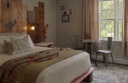 Waitsfield Hotel | Mad River Barn