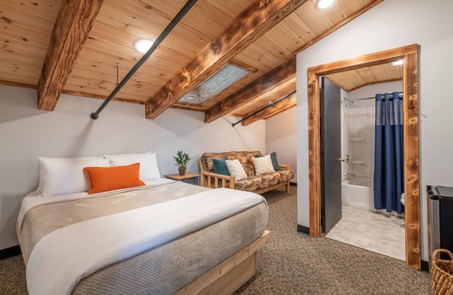 Waitsfield Hotel | Mad River Lodge