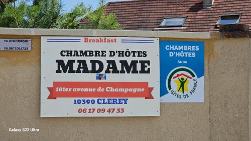 Clerey Bed & Breakfast | Madame