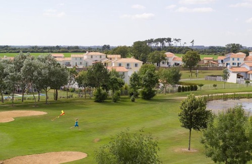 L'Aiguillon-sur-Vie Apartment | Madame Vacances Les Appartements de Fontenelles