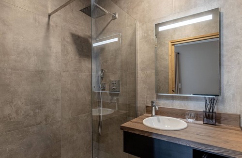 Vaujany Hotel | Madame Vacances Hôtel les Cimes