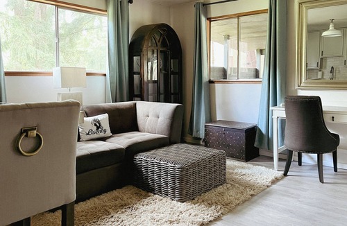 Covington House | Made for Solo Travelers