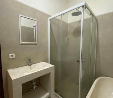 Taro House | Made Misi Homestay & Guesthouse