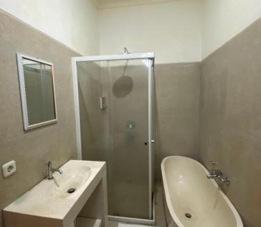 Taro House | Made Misi Homestay & Guesthouse