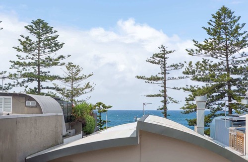 Dee Why Apartment | MadeComfy Trendy Apartment on Dee Why Beach