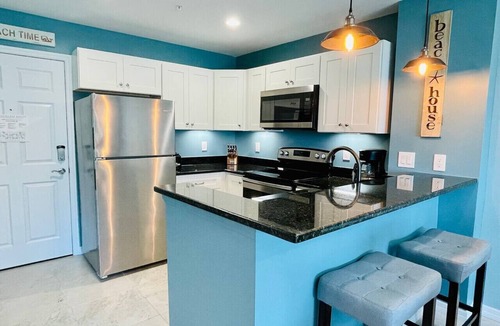Madeira Beach Condo | Madeira Beach | Gulf View Condo Pool & John`s Pass