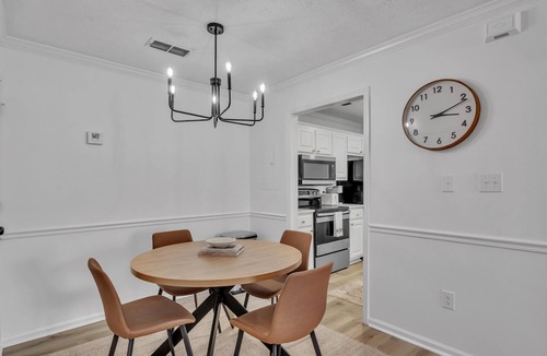 Starkville House | Madelon Manor, Game Day, Convenient