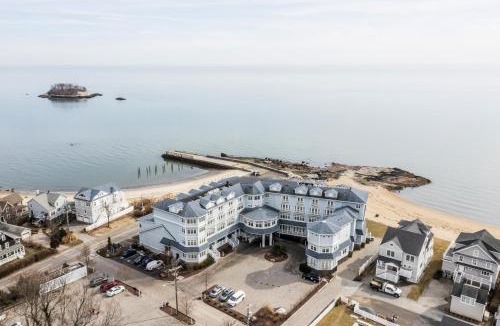 Madison Center Hotel | Madison Beach Hotel, Curio Collection by Hilton