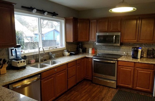 Monroe House | Madison Hill Villa, Downtown Monroe