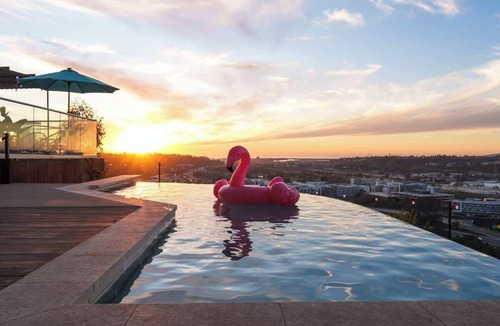 University Heights House | Madison House: 4BR House with Infinity Pool