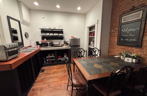 Madison House | "Madison Manor I" | Hot Tub, Game Room | 3 BR · 2 Baths · Sleeps 8