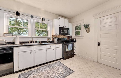 Siloam Springs House | Madison Manor