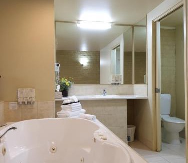 Moama Hotel | Madison Spa Motel - Adults Only